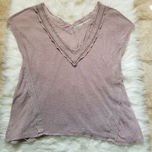 UO Kimchi Blue V Neck Tee Large
